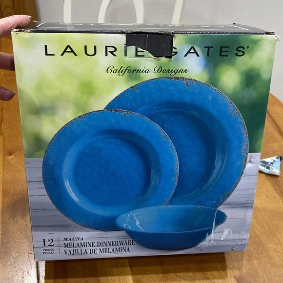 NWOT.  Laurie Gates, 12 piece, melamine dinnerware set. - Picture 9 of 11